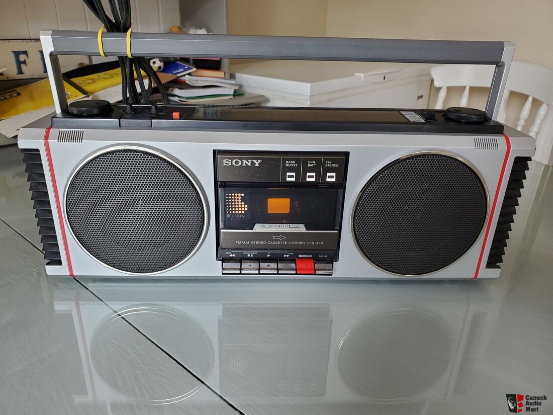 3244296-bc425566-sony-boombox-1983.jpg